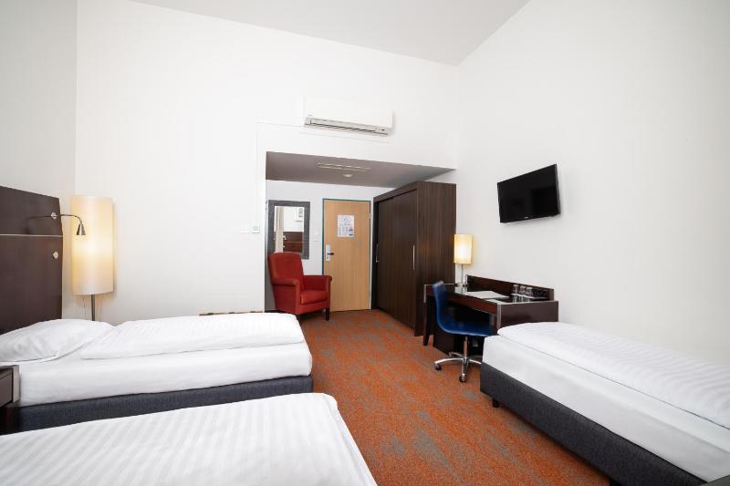 Triple Room image 3