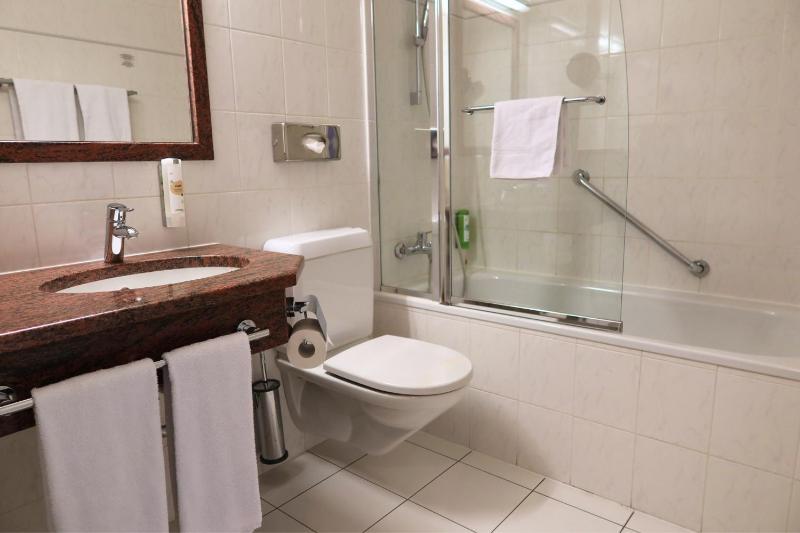Standard Double or Twin Room image 3
