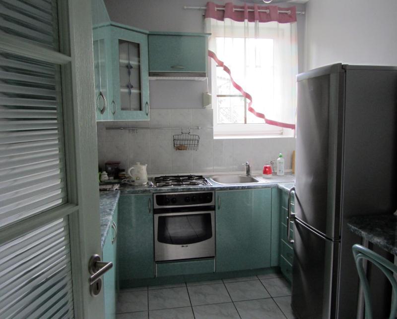 Apartment With Shared Bathroom image 2