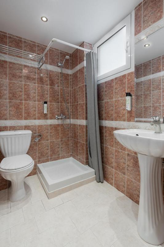 Double or Twin Room with Balcony image 3