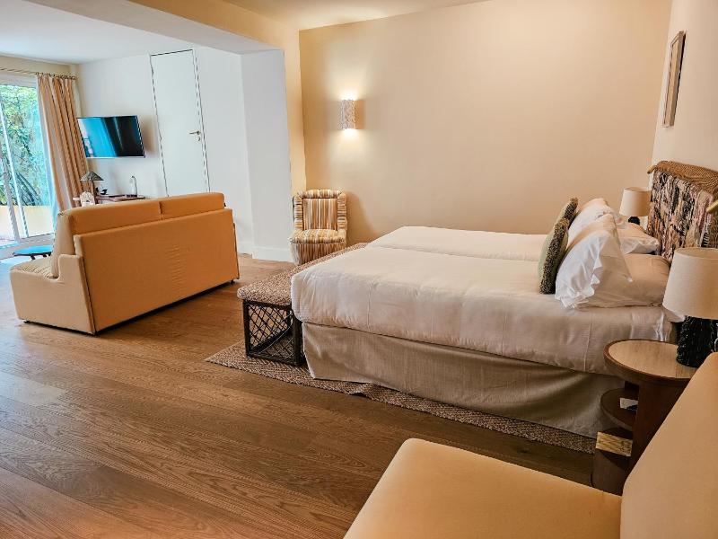 Superior Triple Room image 2