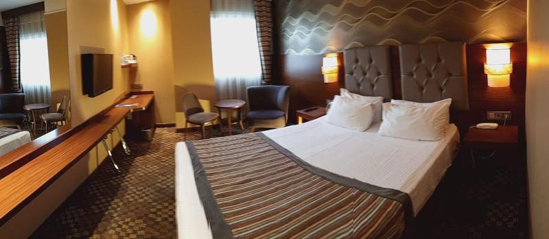 Standard Double Room image 4