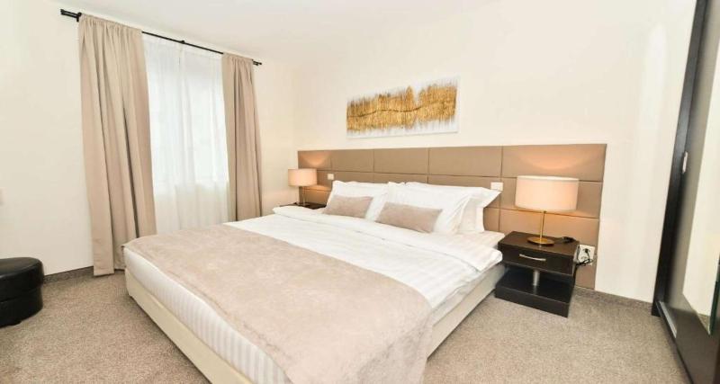 Art Plaza Hotel - image 2