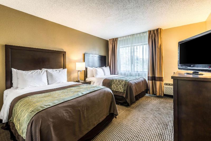 Double Room with Two Double Beds - Non-Smoking image 4