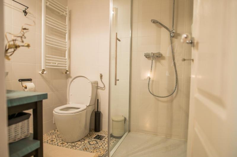Double Room with Balcony image 1