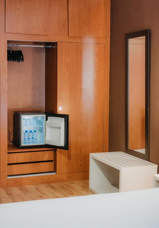Superior Triple Room image 4