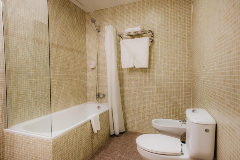 Superior Triple Room image 2