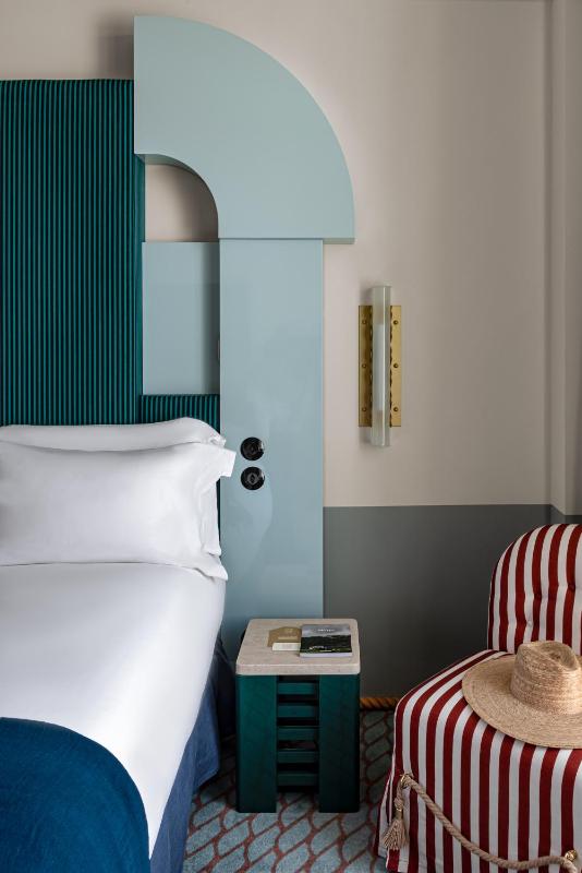 Standard Double Room image 3
