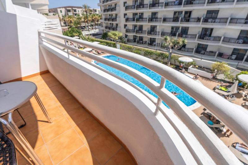 Studio with Pool View (2 Adults) image 4
