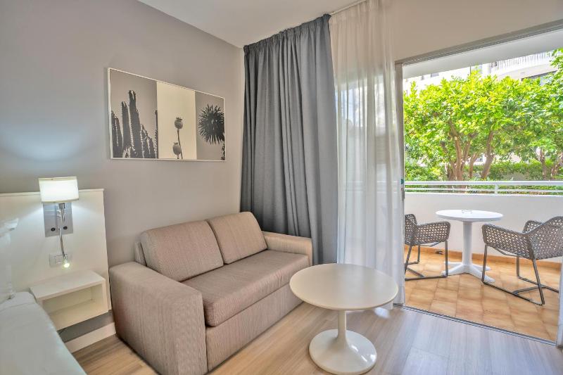 Standard Studio (2 Adults) image 3