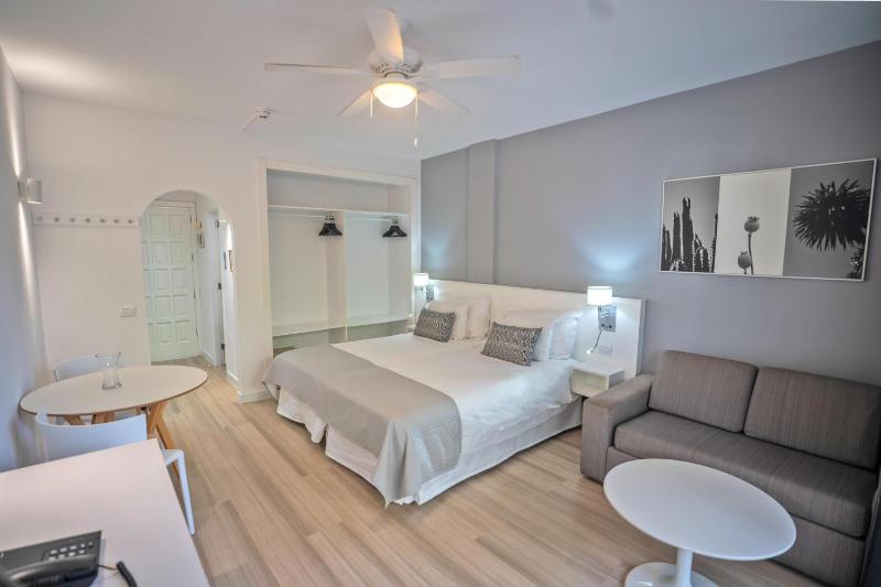 Studio with Pool View (2 Adults) image 1