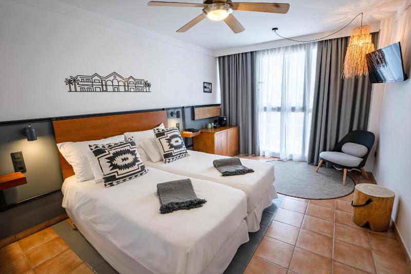 Double Room with Pool View (2 Adults) image 4
