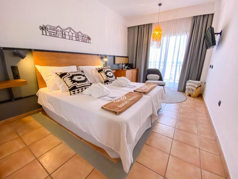 Premium Double Room with Pool View (2 Adults) image 2