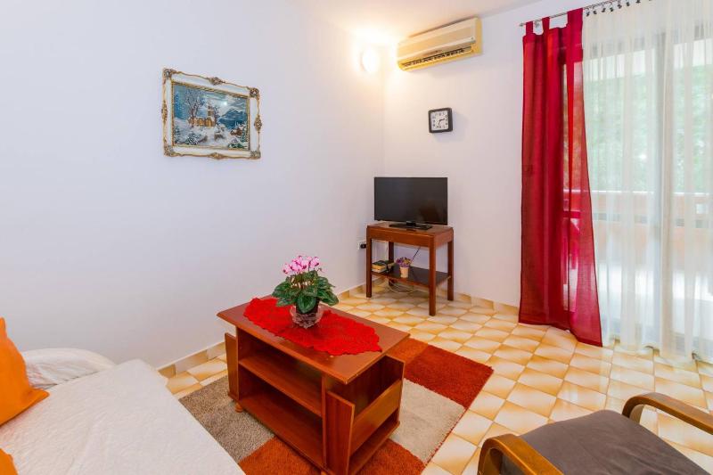Comfortable apartment PUH with built barbecue in Pula - image 21