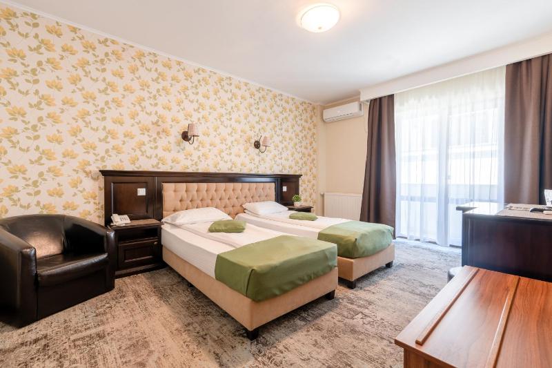 Twin Room with Balcony image 1