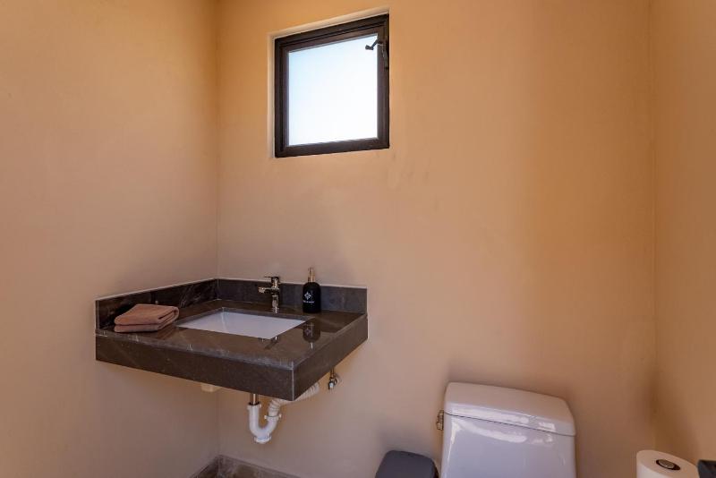 Luxury Apt Gym Jacuzzi WIFI Starlink - image 22