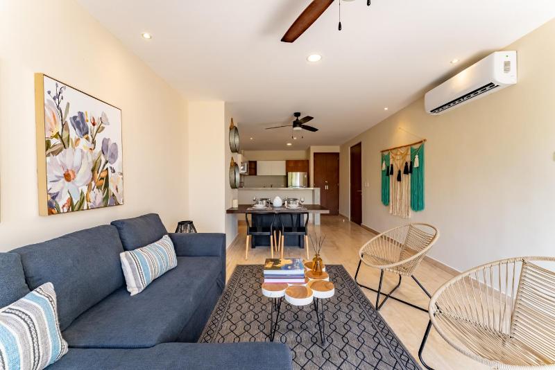 Luxury Apt Gym Jacuzzi WIFI Starlink - image 8