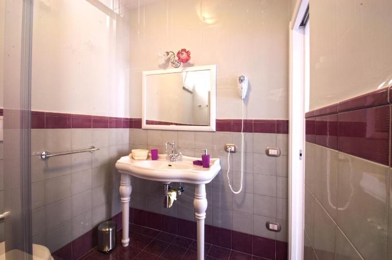 Premium Quadruple Room image 3