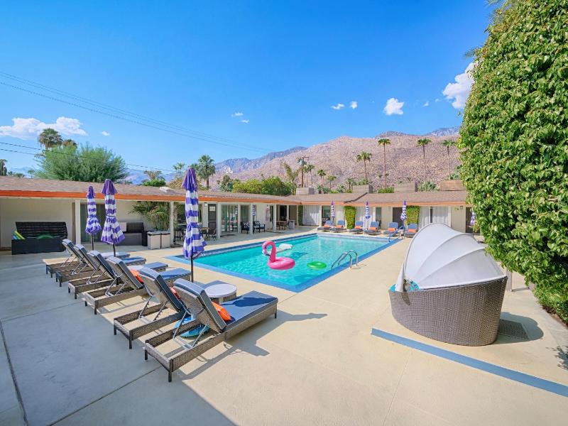 Little Paradise Hotel - image 18
