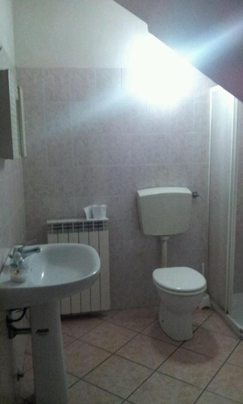 One-Bedroom Apartment image 3