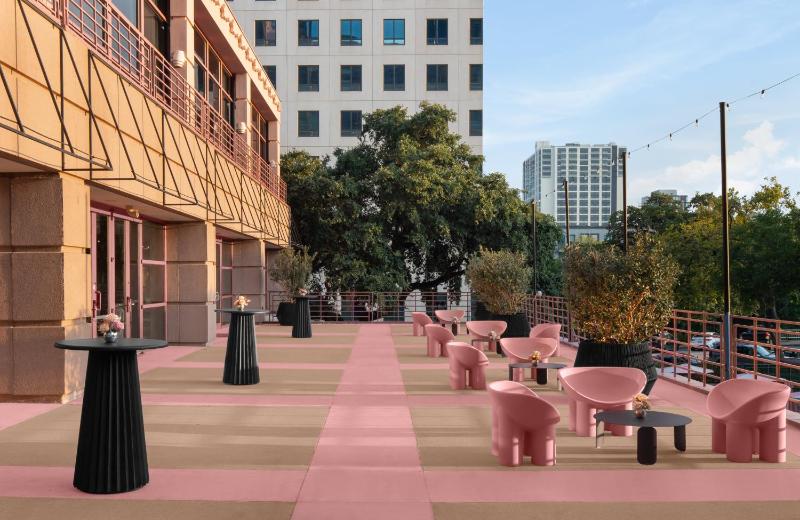 Renaissance Austin Downtown Hotel - image 40