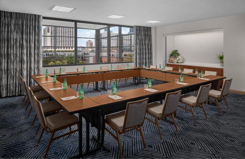 Renaissance Austin Downtown Hotel - image 22