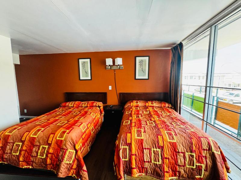 Double Room with Two Double Beds image 3