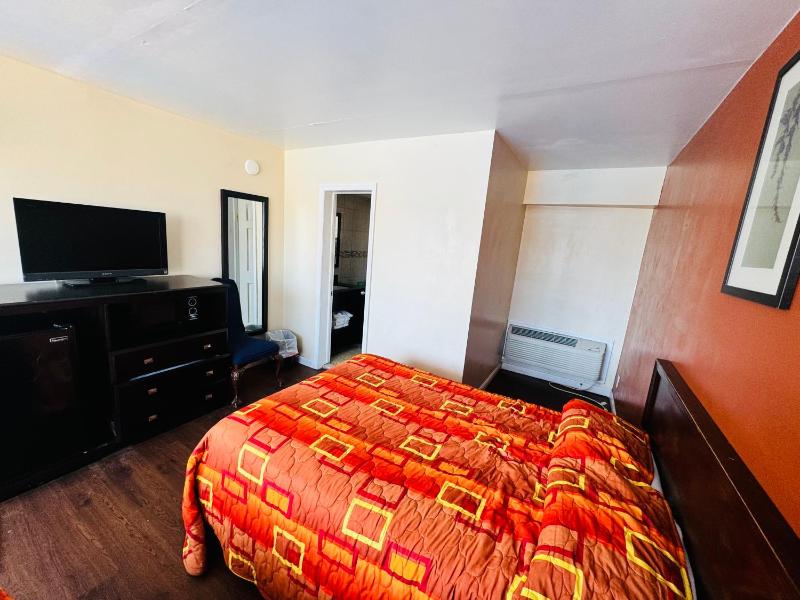 Double Room with Two Double Beds image 4