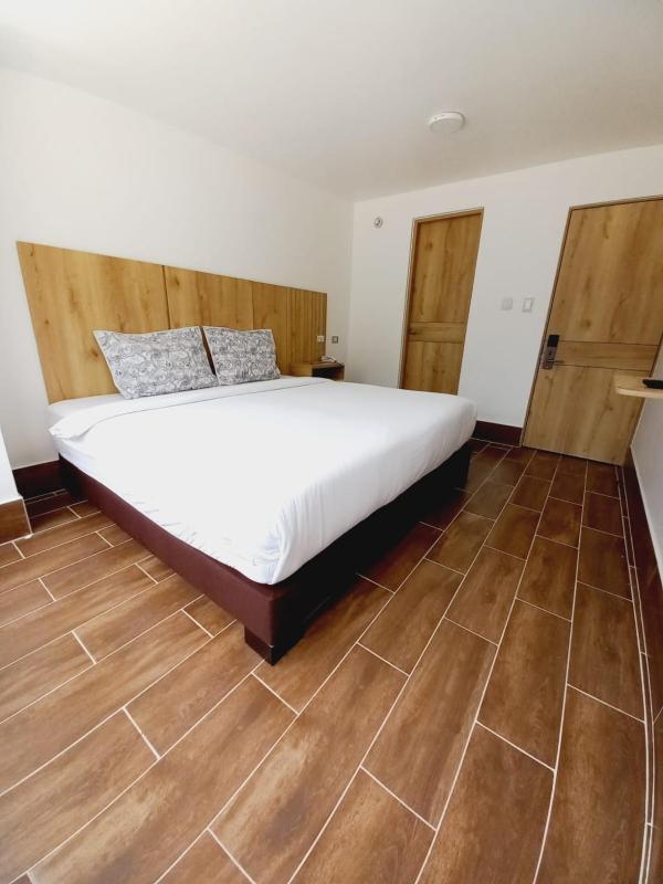 Aw Hotel Ariston Embassy - image 9