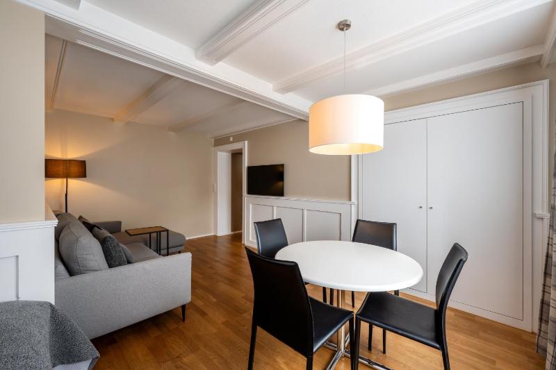 Standard Quadruple Room image 3