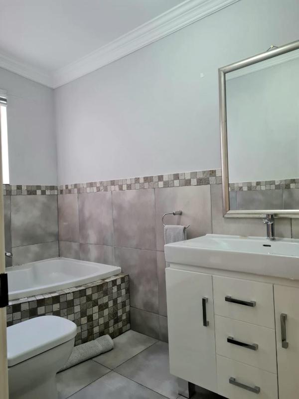 Point Village Accommodation - Uppercross 3 - image 6