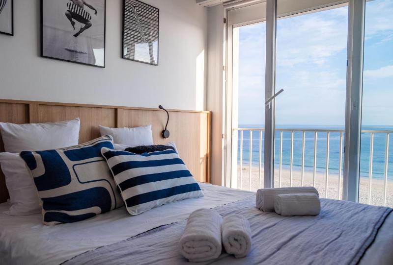 Family Room with Sea View image 3