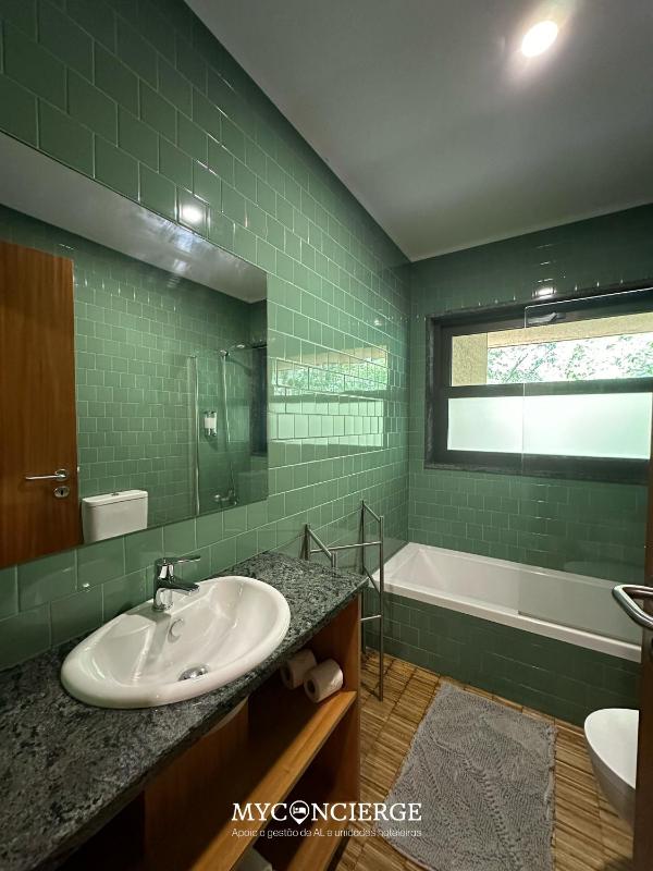 Double Room with Garden View image 4
