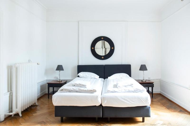 Standard Double Room with Shared Bathroom image 1