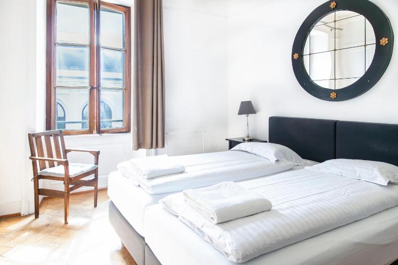 Superior Double Room with Shared Bathroom image 1
