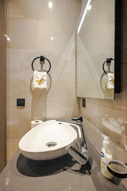 The Avery at Diamond in the City - image 9
