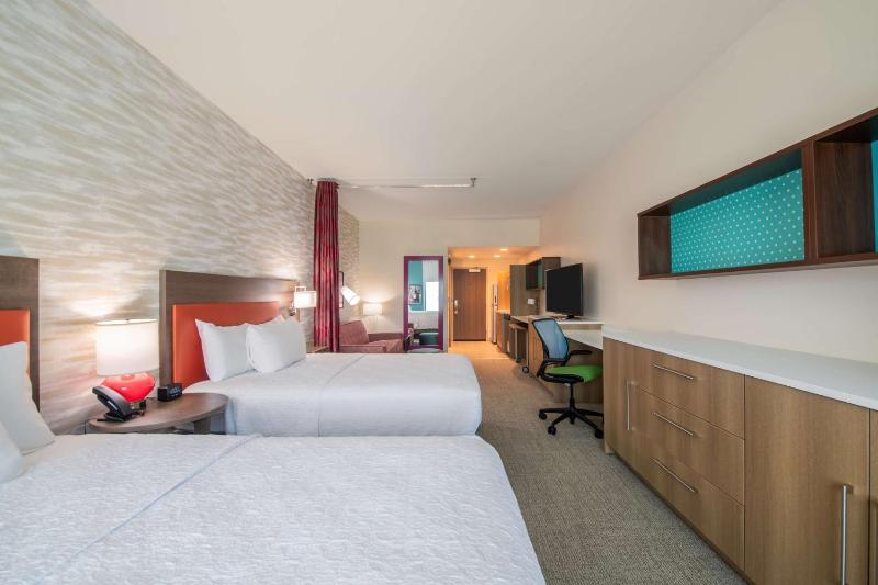 Studio Suite with Two Queen Beds image 4