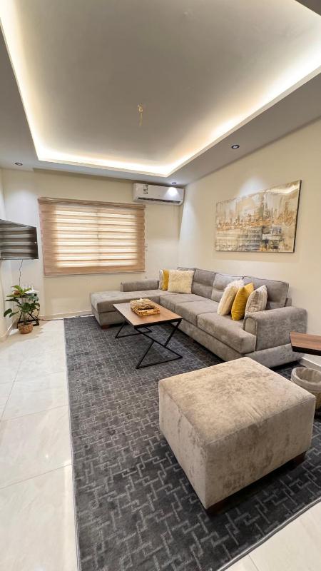 Chic 3-BR Tala Almajd Villas in upscale district Alnahdah Family only Images