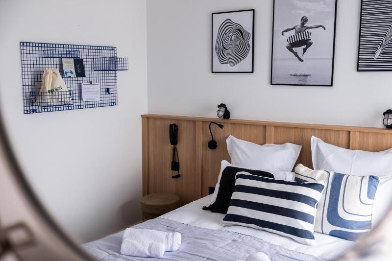 Twin Room with Sea View image 4