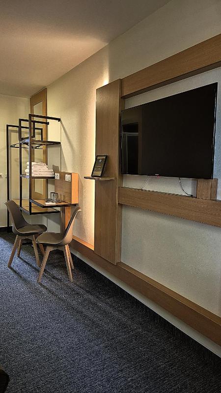 Superior Double Room image 3