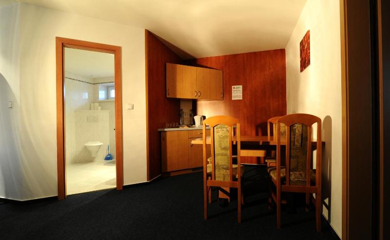 Quadruple Room image 1