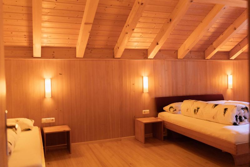 Four-Bedroom House with Terrace image 4