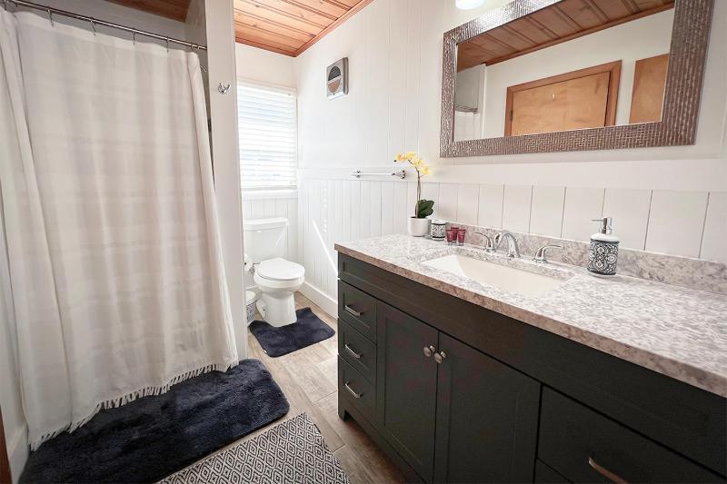 Sand Dollar Retreat by Sea Scape Properties - image 11