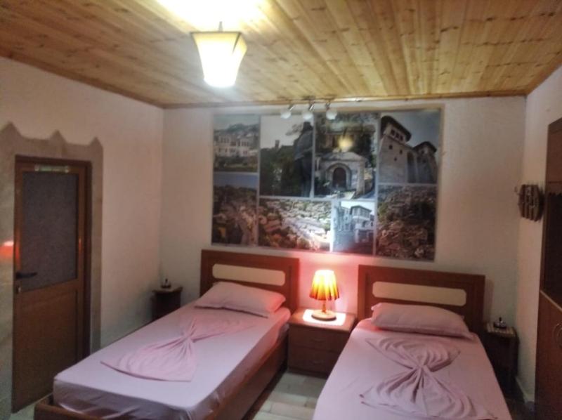 Deluxe Twin Room image 4