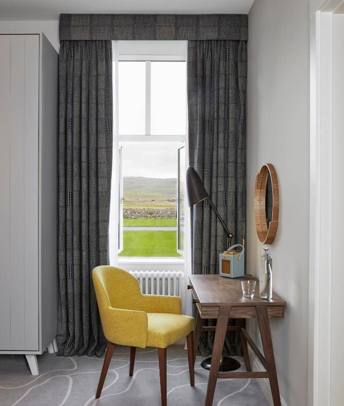 Standard Double Room image 4