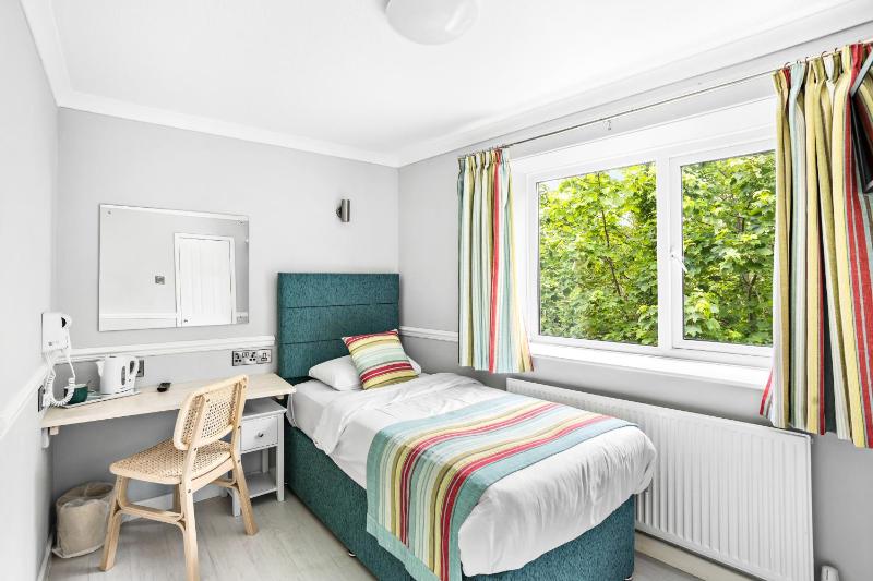 Single Room image 3