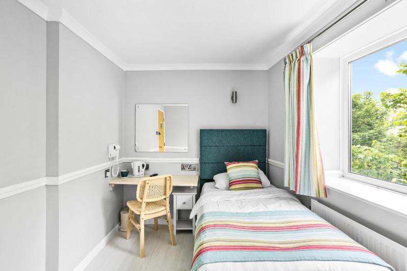 Single Room image 2