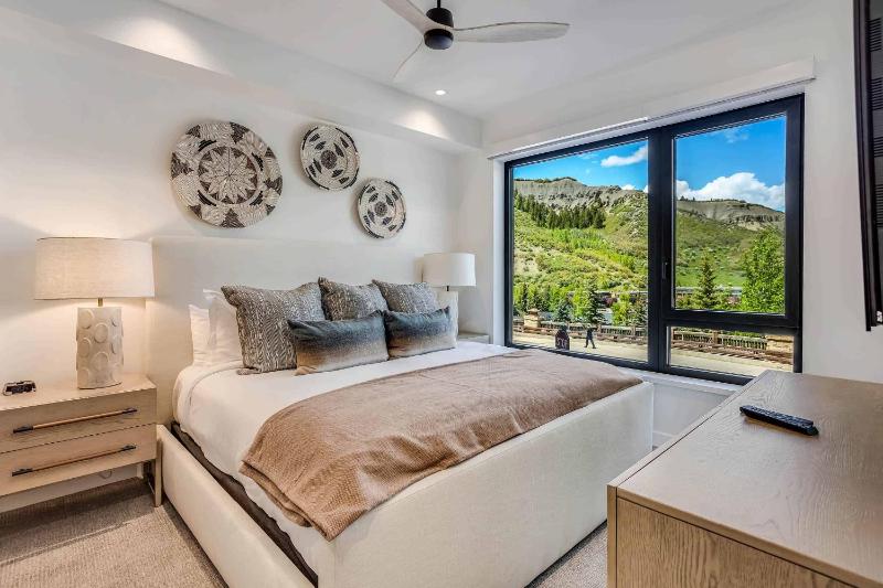 Electric Pass Lodge 106 by Snowmass Mountain Lodging - image 25