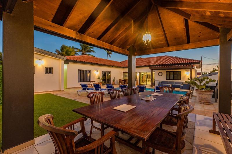 Private Esmeralda Villa - image 14
