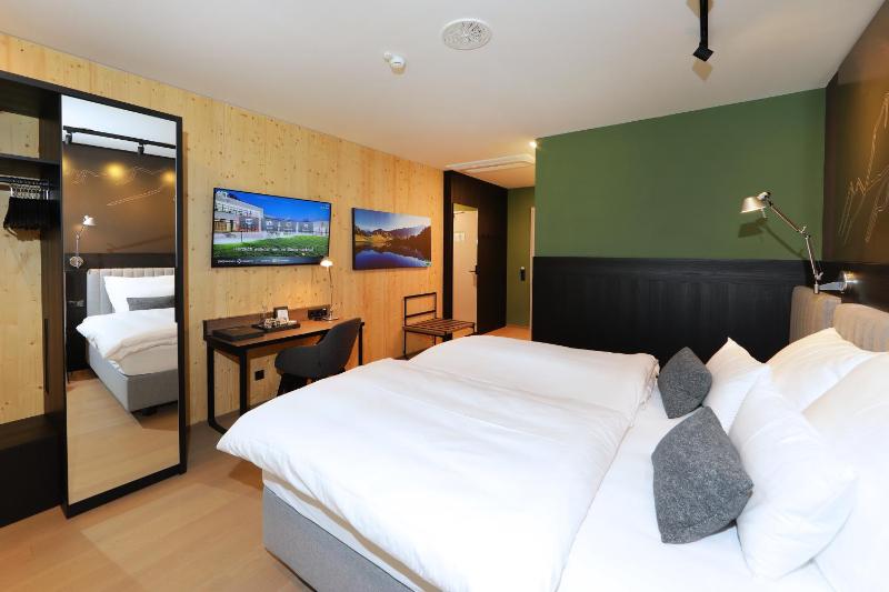 Superior Double Room image 2
